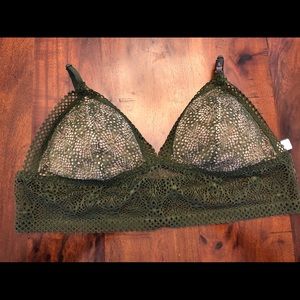 Victoria’s Secret Bralette  |   *NWT*   |   SZ: L